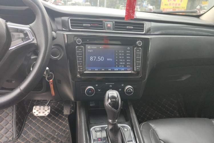 Used Dongfeng Fengon 580 2017 1.5T CVT Comfort Model Audio And AC Panel