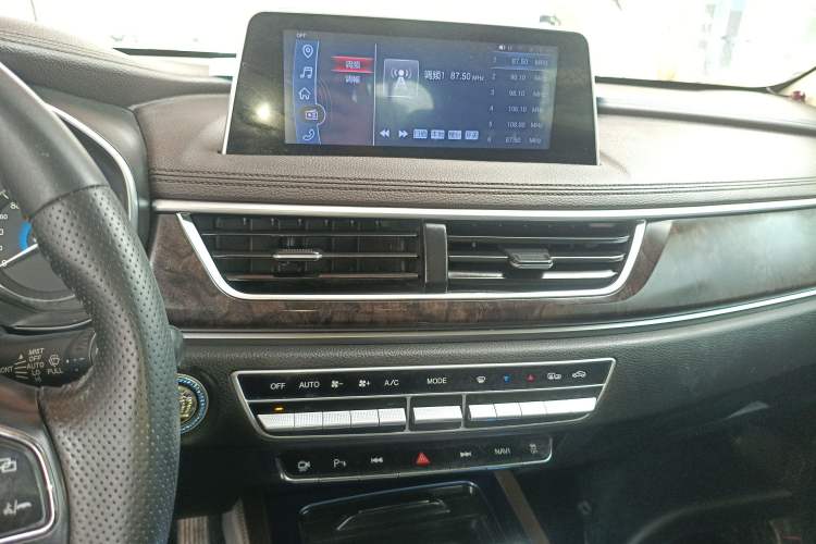 Used Dongfeng Fengon 580 2017 1.5T CVT Smart Connectivity Model Audio And AC Panel