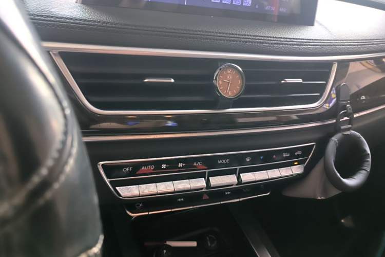Used Dongfeng Fengon 580 2017 1.5T CVT Comfort Model Audio And AC Panel
