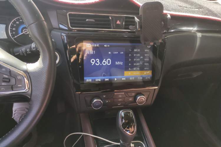Used Dongfeng Fengon 580 2017 Revised Version 1.5T CVT Luxury Edition Audio And AC Panel