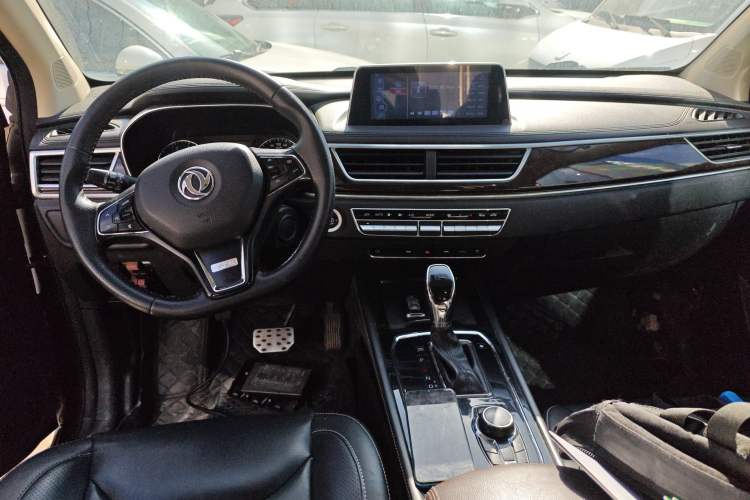 Used Dongfeng Fengon 580 2017 1.5T CVT Smart Style Model Center Console