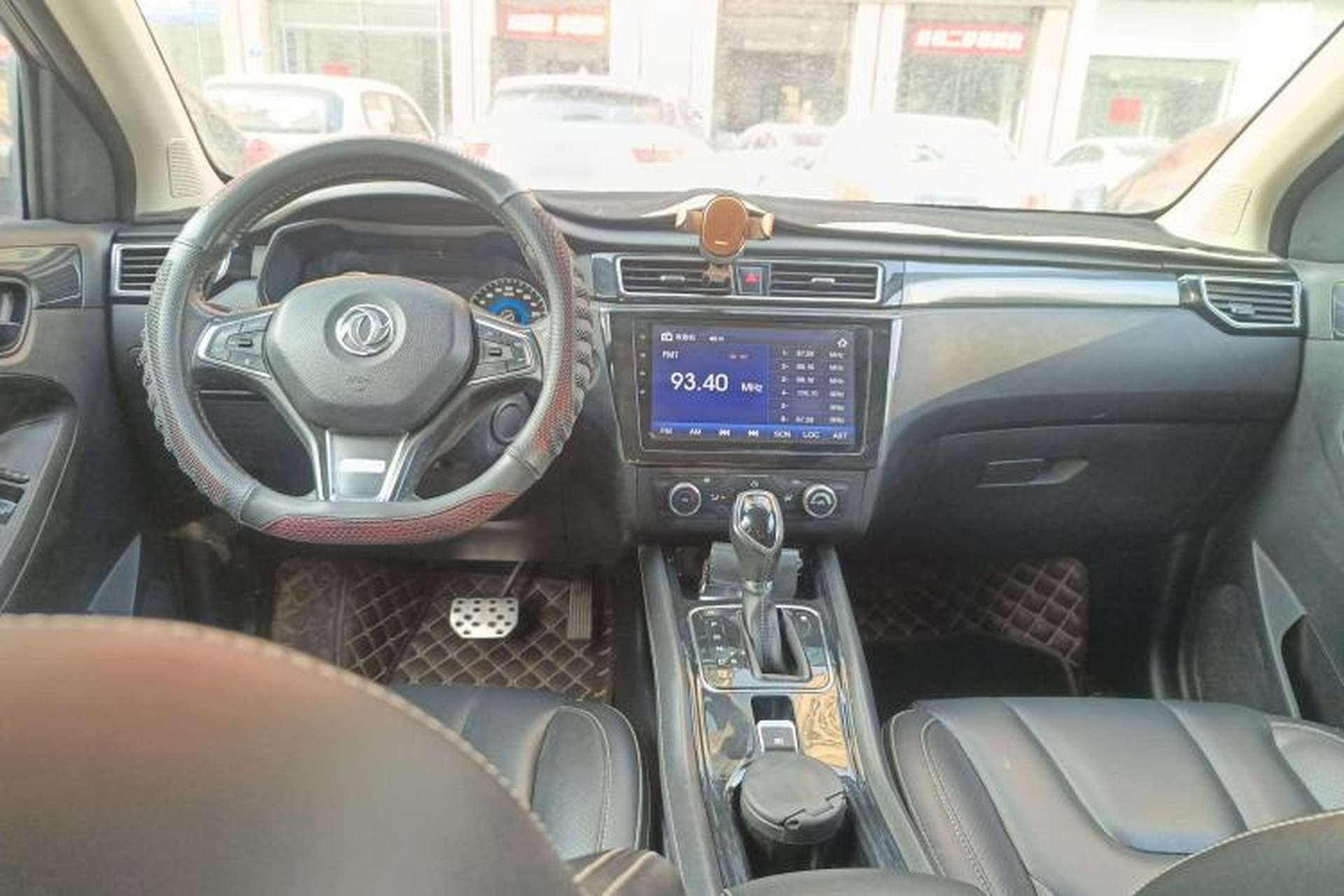 Used Dongfeng Fengon 580 2017 1.5T CVT Luxury Model Center Console