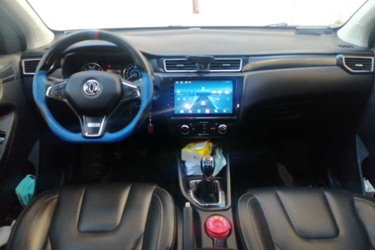 Used Dongfeng Fengon 580 2017 1.8L Manual Comfort Model Center Console