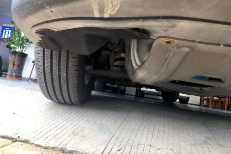Used Dongfeng Fengon 580 2017 1.5T CVT Comfort Model Chassis Front Right
