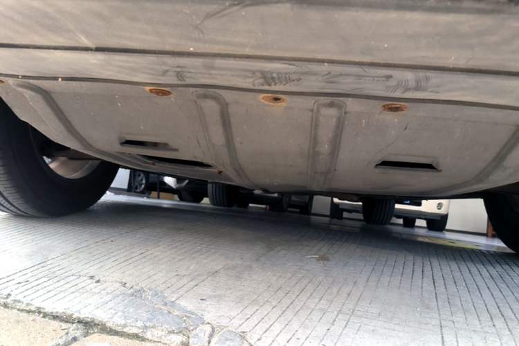 Used Dongfeng Fengon 580 2017 1.5T CVT Comfort Model Chassis Front