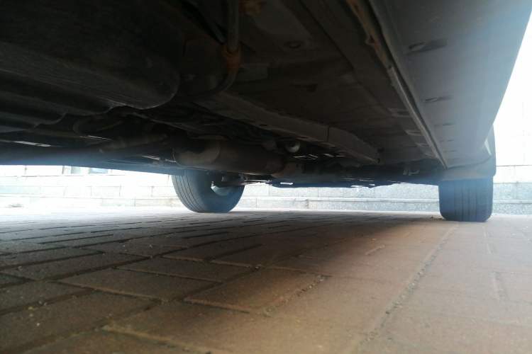Used Dongfeng Fengon 580 2017 1.8L Manual Comfort Model Chassis Rear Right