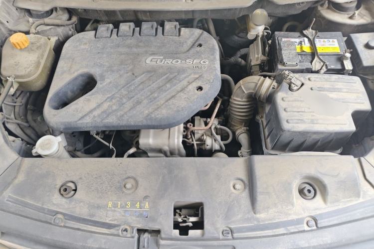 Used Dongfeng Fengon 580 2017 1.5T Manual Luxury Model Engine Bay
