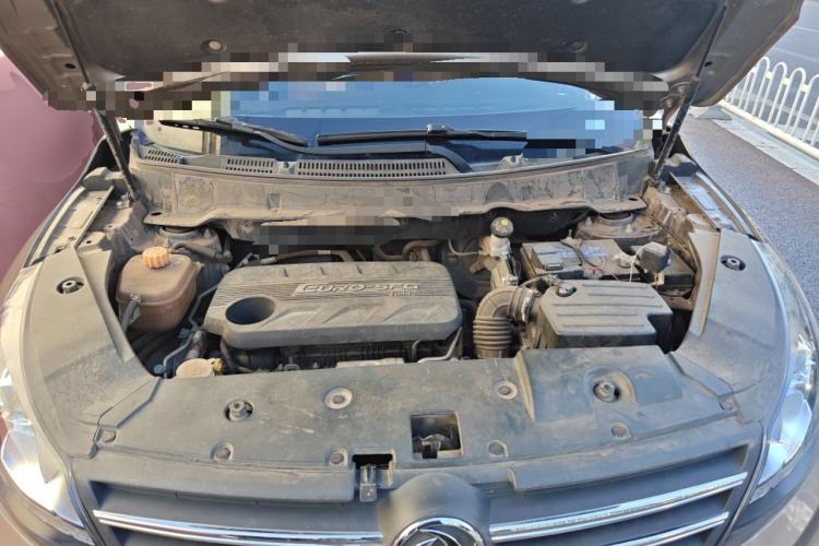 Used Dongfeng Fengon 580 2017 1.5T Manual Luxury Model Engine Bay