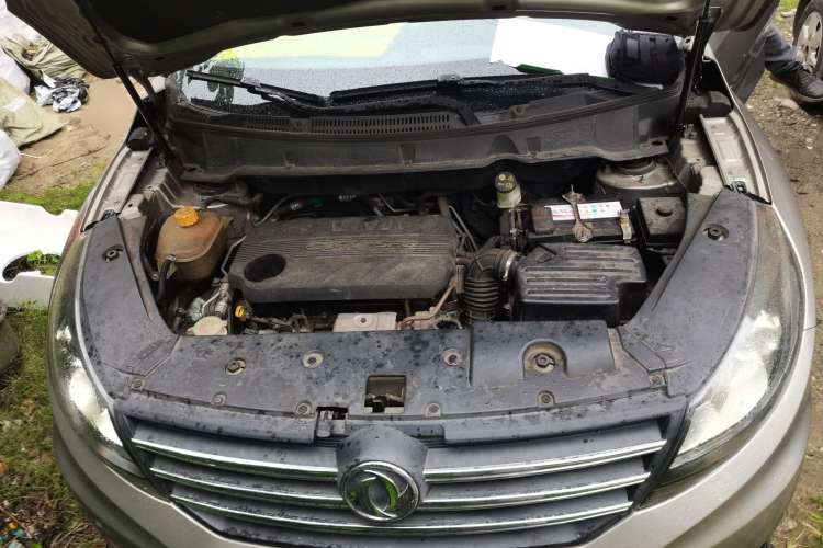 Used Dongfeng Fengon 580 2017 Revised Version 1.5T CVT Luxury Edition Engine Bay