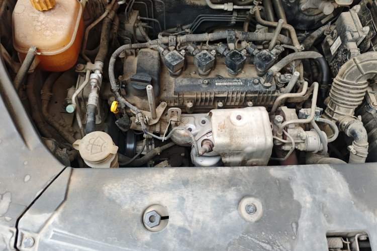 Used Dongfeng Fengon 580 2017 1.5T CVT Luxury Model Engine Bay Right