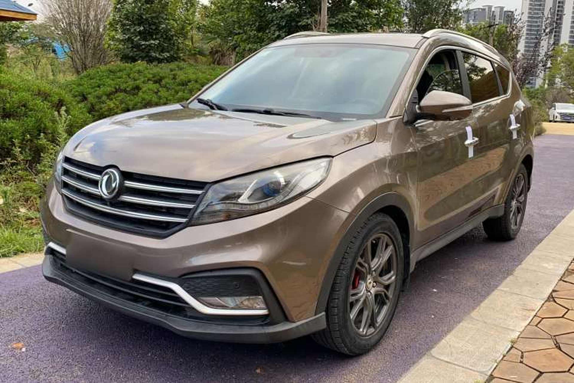 Used Dongfeng Fengon 580 2017 1.5T CVT Smart Connectivity Model Front Left 45 Deg