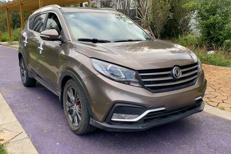 Used Dongfeng Fengon 580 2017 1.5T CVT Smart Connectivity Model Front Right 45 Deg