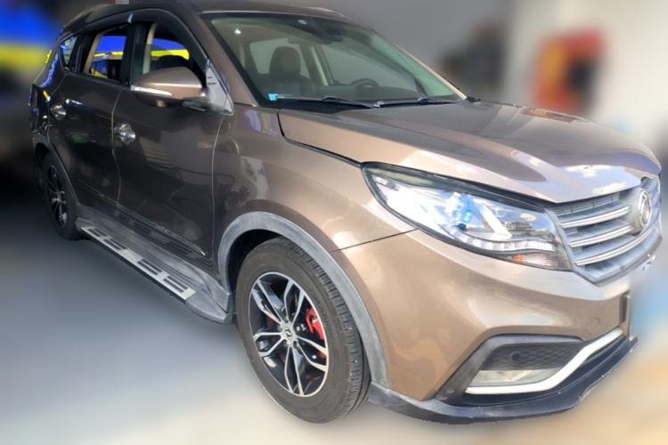 Used Dongfeng Fengon 580 2017 1.5T CVT Comfort Model Front Right 45 Deg