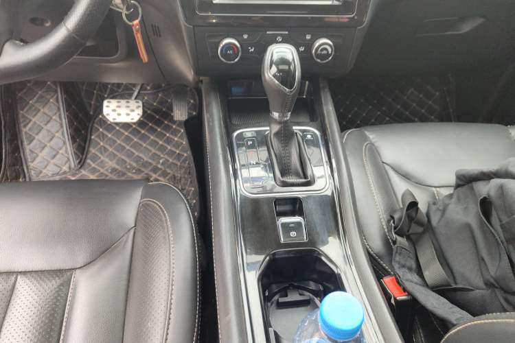 Used Dongfeng Fengon 580 2017 1.5T CVT Comfort Model Gear Lever