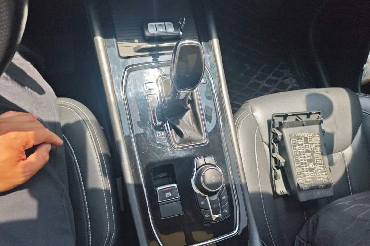 Used Dongfeng Fengon 580 2017 1.5T CVT Smart Style Model Gear Lever