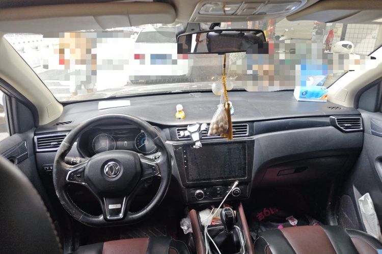Used Dongfeng Fengon 580 2017 1.5T Manual Luxury Model Headliner