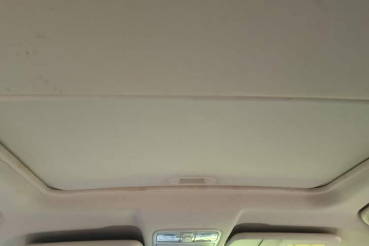 Used Dongfeng Fengon 580 2017 Revised Version 1.5T CVT Luxury Edition Headliner