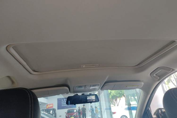 Used Dongfeng Fengon 580 2017 1.5T CVT Luxury Model Headliner