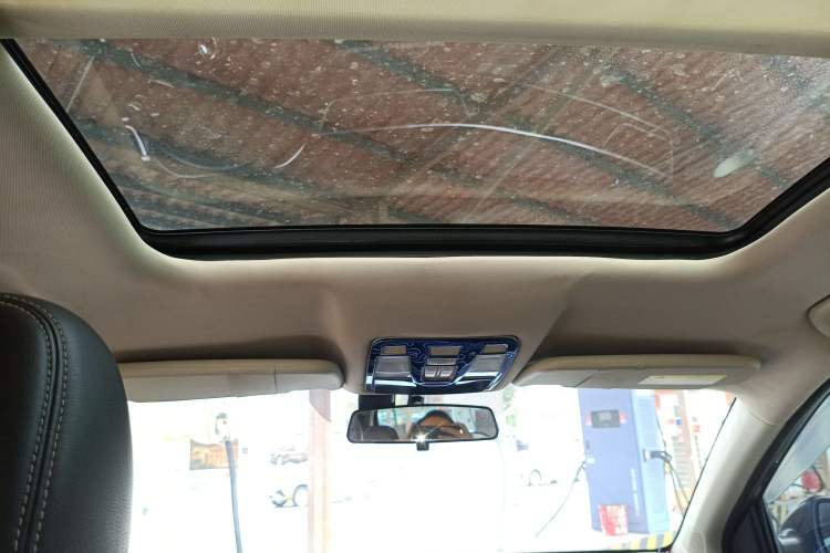 Used Dongfeng Fengon 580 2017 1.5T CVT Smart Connectivity Model Headliner