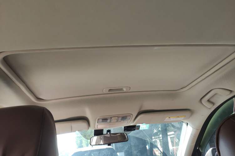 Used Dongfeng Fengon 580 2017 Revised Version 1.5T CVT Luxury Edition Headliner