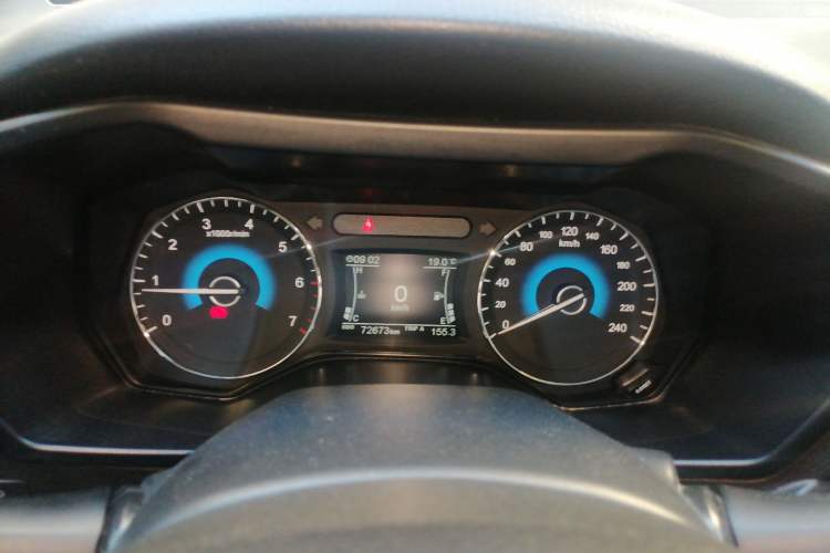 Used Dongfeng Fengon 580 2017 1.8L Manual Comfort Model Instrument Cluster