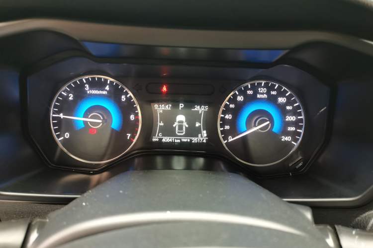 Used Dongfeng Fengon 580 2017 Revised Version 1.5T CVT Luxury Edition Instrument Cluster