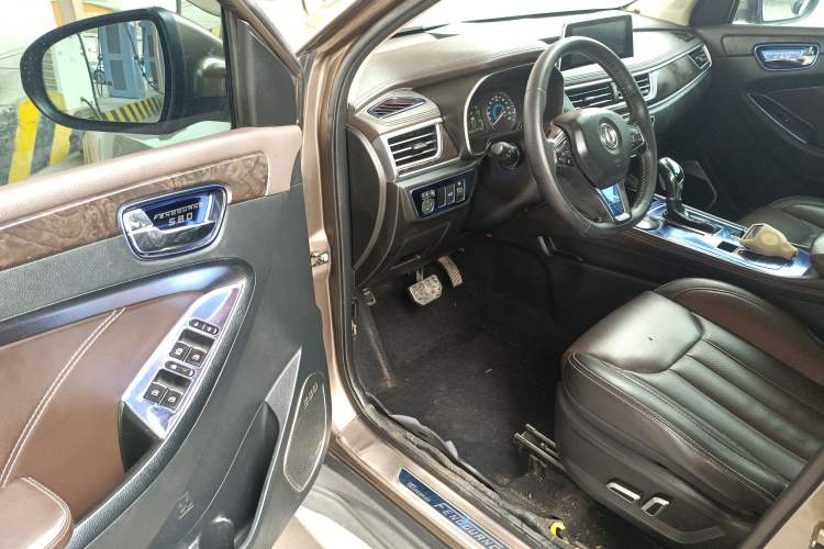 Used Dongfeng Fengon 580 2017 1.5T CVT Smart Connectivity Model Interior 3