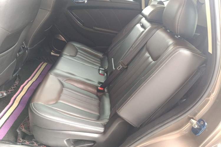 Used Dongfeng Fengon 580 2017 1.5T CVT Smart Connectivity Model Interior 4
