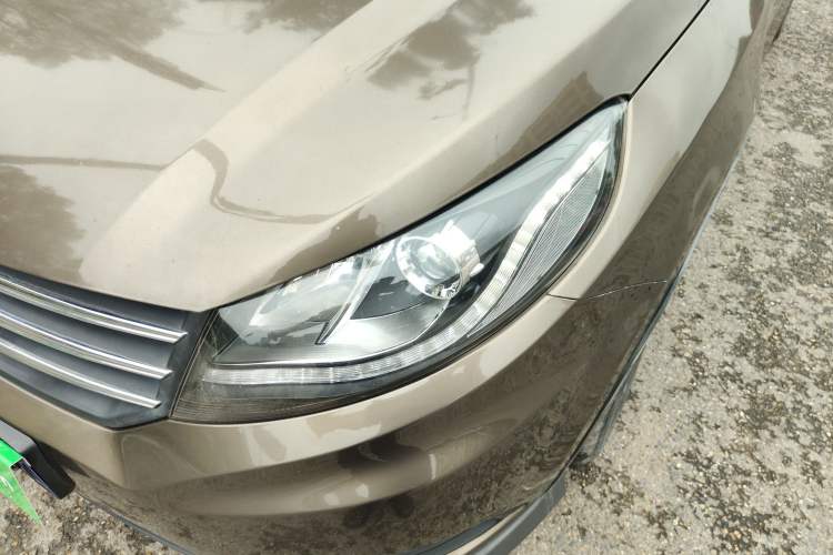 Used Dongfeng Fengon 580 2017 1.5T CVT Comfort Model Left Front Headlight