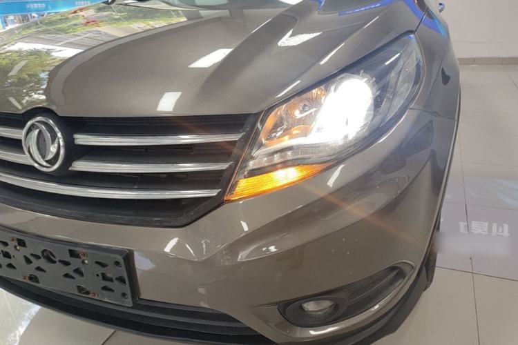 Used Dongfeng Fengon 580 2017 1.5T CVT Luxury Model Left Front Headlight