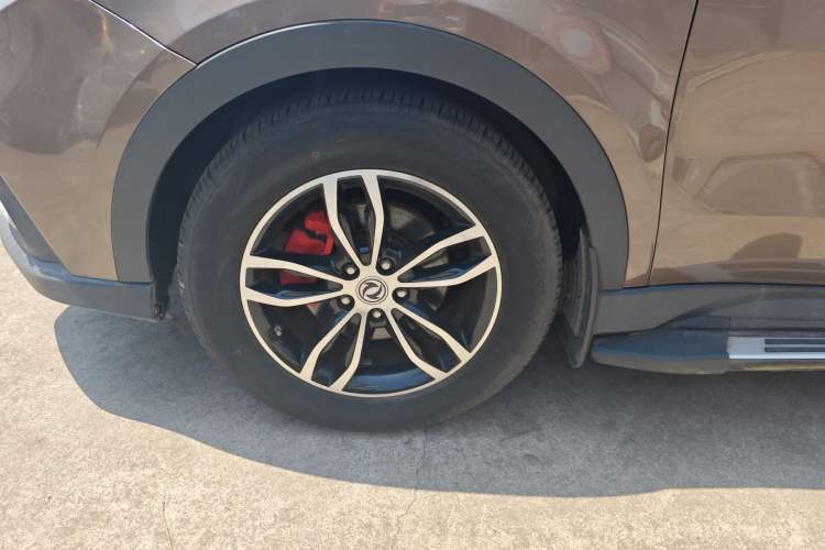 Used Dongfeng Fengon 580 2017 1.5T CVT Smart Style Model Left Front Wheel Hub
