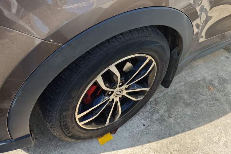 Used Dongfeng Fengon 580 2017 1.5T CVT Smart Style Model Left Front Wheel Hub