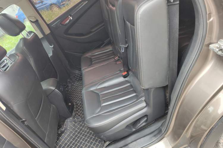 Used Dongfeng Fengon 580 2017 1.5T CVT Comfort Model Left Rear Seat