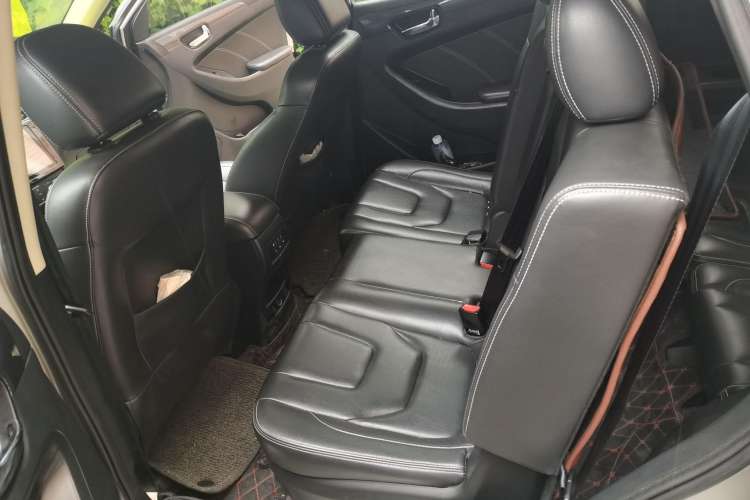 Used Dongfeng Fengon 580 2017 Revised Version 1.5T CVT Luxury Edition Left Rear Seat