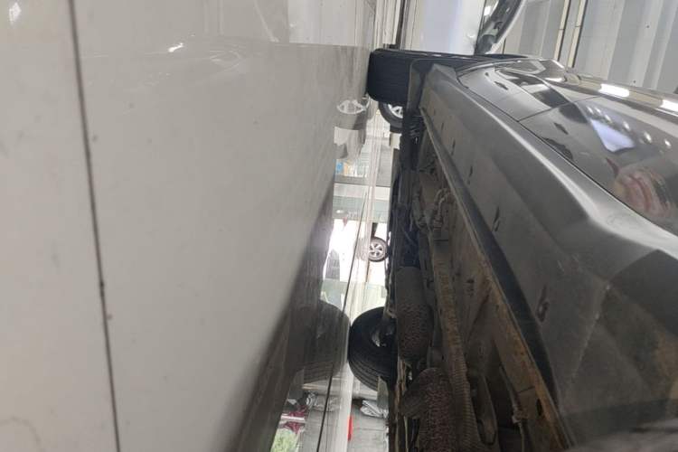 Used Dongfeng Fengon 580 2017 1.5T CVT Luxury Model Left Side Sill