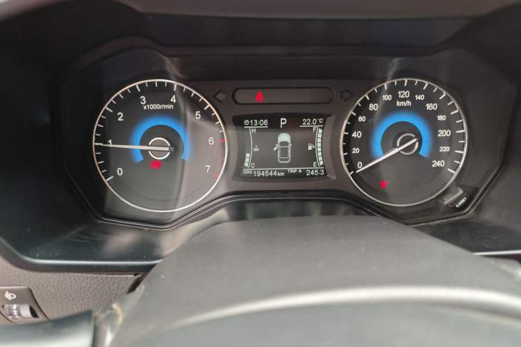 Used Dongfeng Fengon 580 2017 1.5T CVT Luxury Model Odometer Close Up