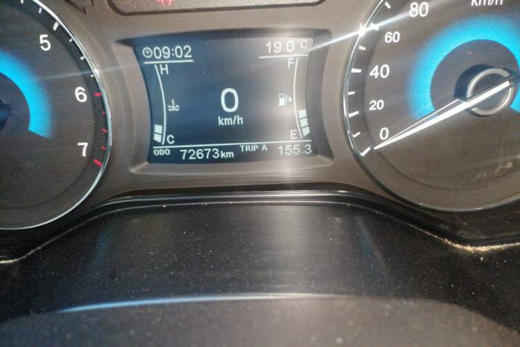 Used Dongfeng Fengon 580 2017 1.8L Manual Comfort Model Odometer Close Up