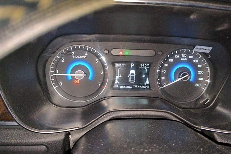 Used Dongfeng Fengon 580 2017 1.5T CVT Smart Style Model Odometer Close Up