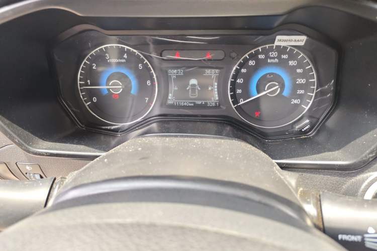 Used Dongfeng Fengon 580 2017 1.5T Manual Luxury Model Odometer Close Up