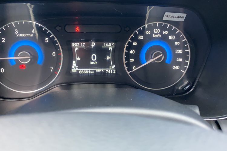 Used Dongfeng Fengon 580 2017 1.5T CVT Smart Connectivity Model Odometer Close Up