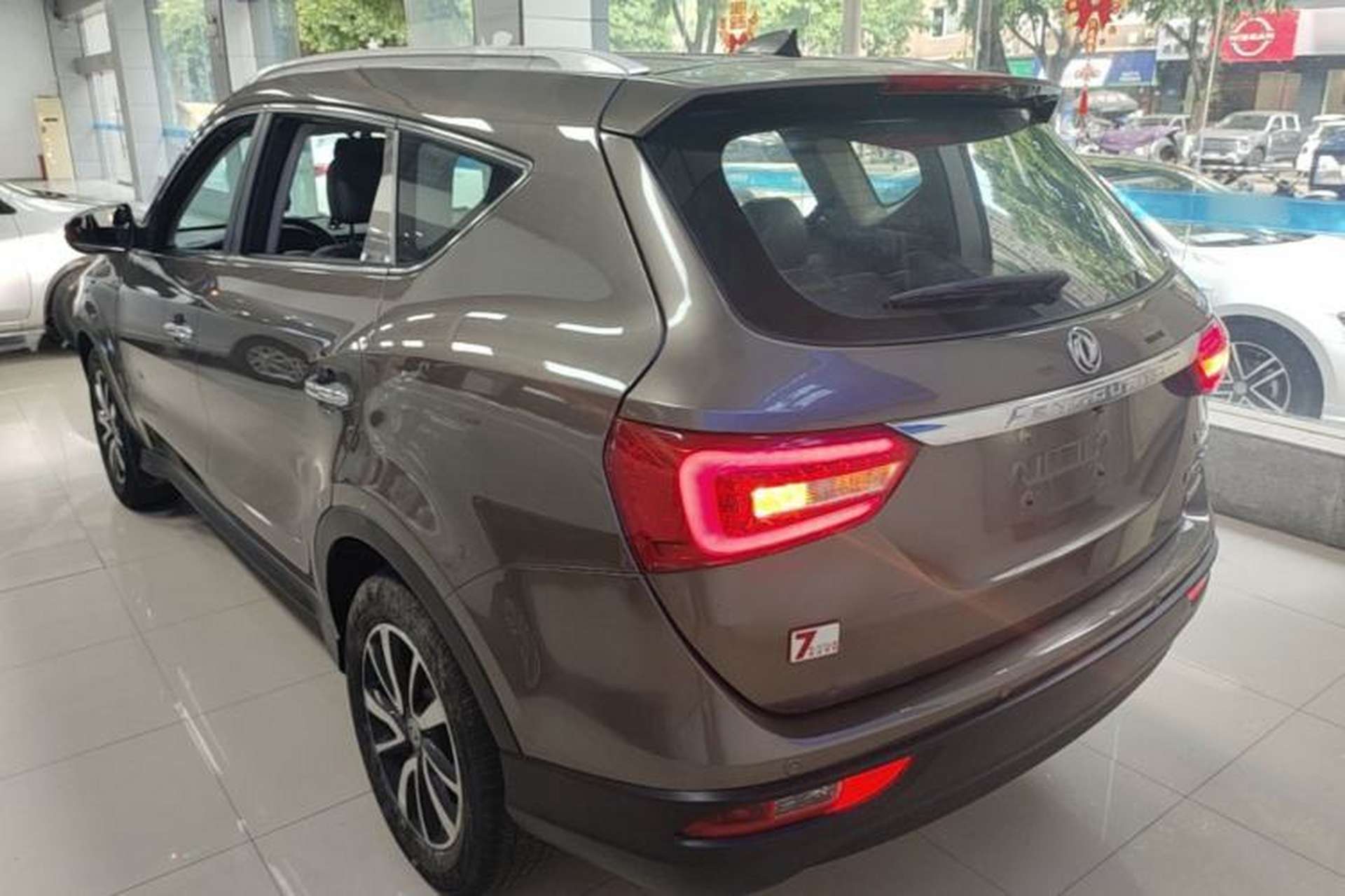 Used Dongfeng Fengon 580 2017 1.5T CVT Luxury Model Rear Left 45 Deg