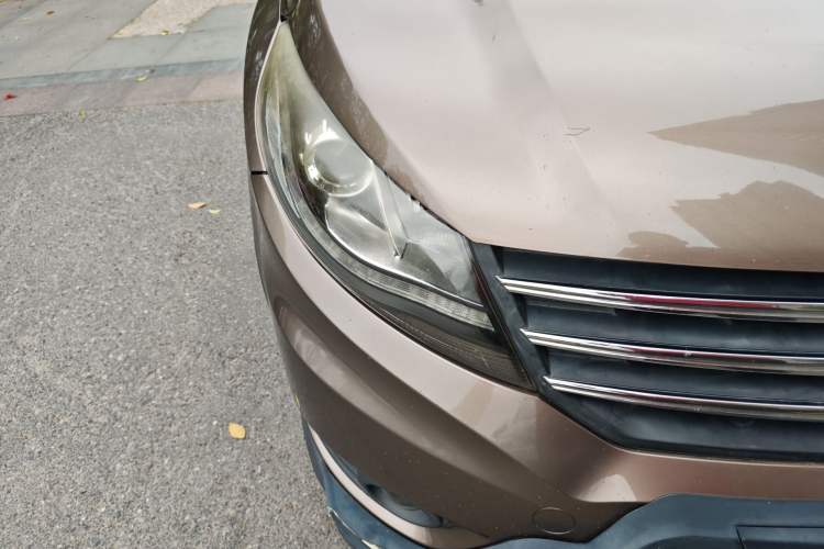 Used Dongfeng Fengon 580 2017 1.5T CVT Luxury Model Right Front Headlight