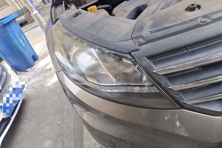 Used Dongfeng Fengon 580 2017 1.5T Manual Luxury Model Right Front Headlight