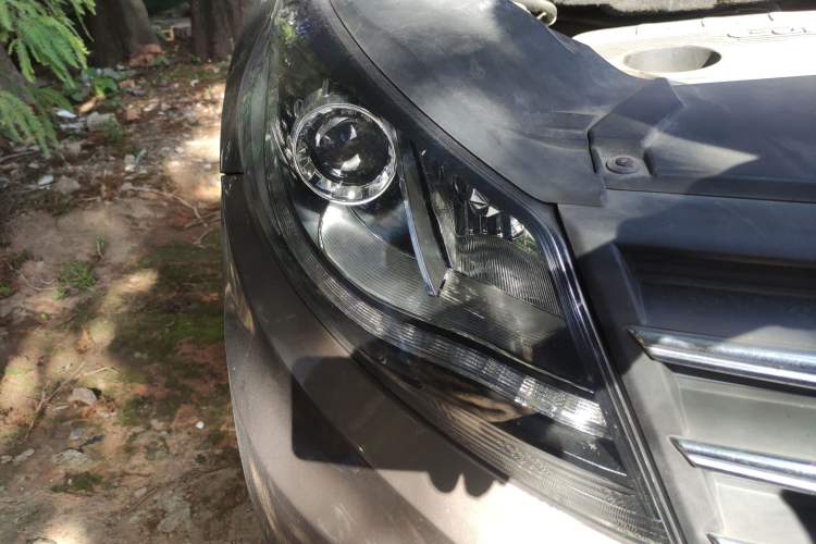 Used Dongfeng Fengon 580 2017 Revised Version 1.5T CVT Luxury Edition Right Front Headlight