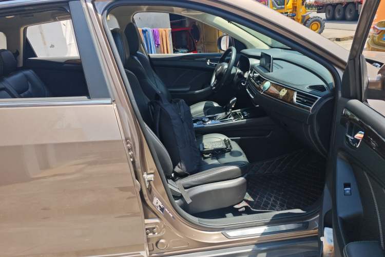 Used Dongfeng Fengon 580 2017 1.5T CVT Smart Style Model Right Front Seat
