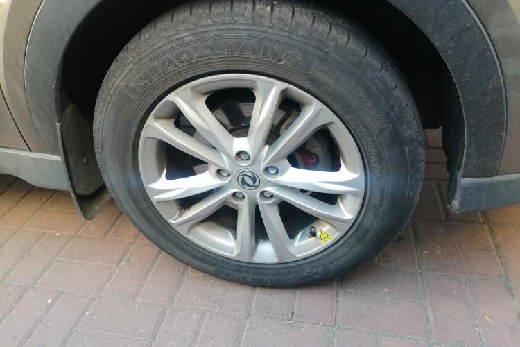 Used Dongfeng Fengon 580 2017 1.8L Manual Comfort Model Right Front Wheel Hub
