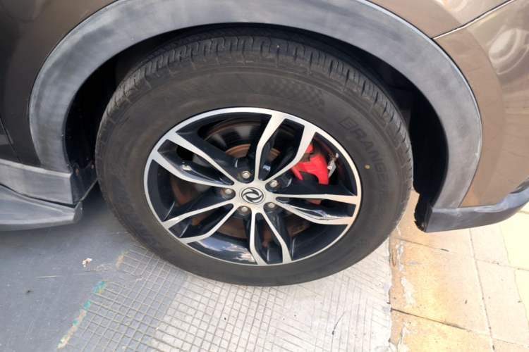 Used Dongfeng Fengon 580 2017 1.5T CVT Comfort Model Right Front Wheel Hub