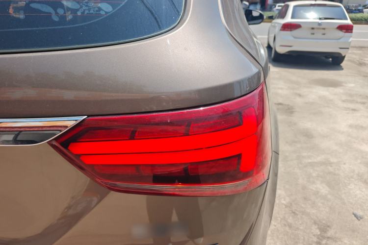 Used Dongfeng Fengon 580 2017 1.5T CVT Smart Style Model Right Rear Taillight