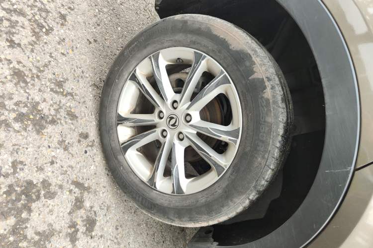 Used Dongfeng Fengon 580 2017 1.5T CVT Comfort Model Right Rear Wheel Hub