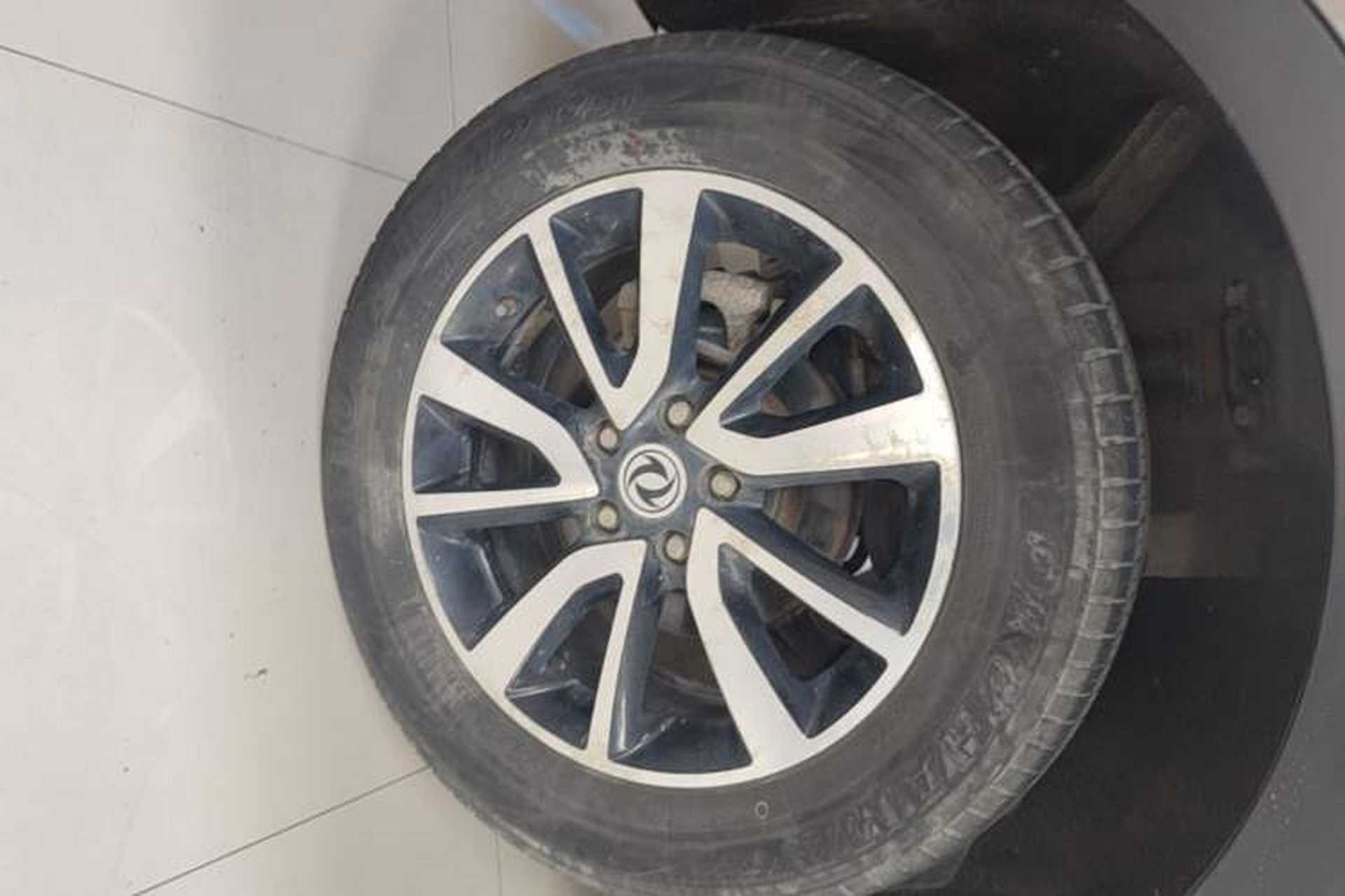 Used Dongfeng Fengon 580 2017 1.5T CVT Luxury Model Right Rear Wheel Hub